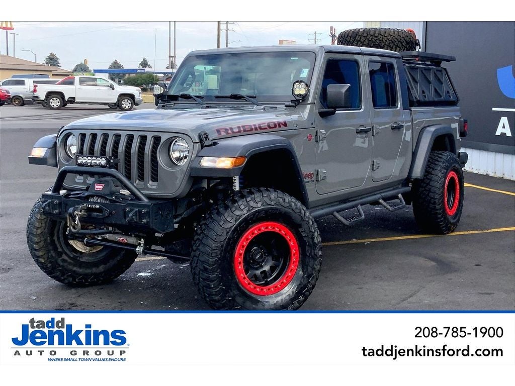 2020 Jeep Gladiator Rubicon in Sting-Gray Clearcoat — front three-quarter view