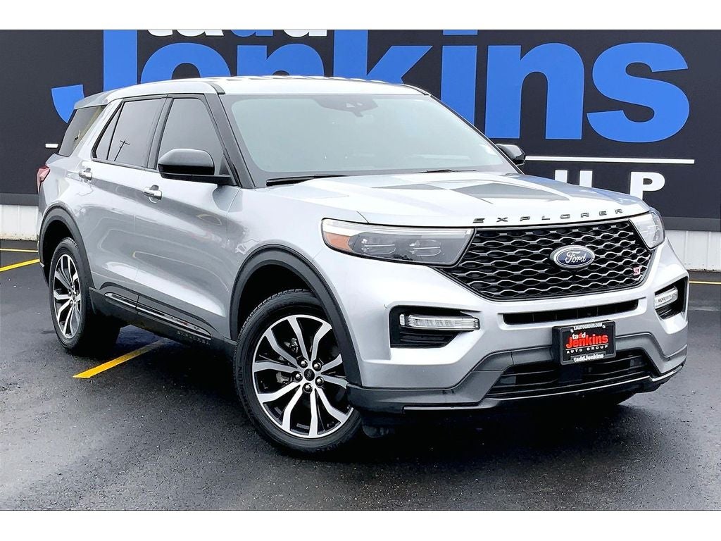 2022 Ford Explorer — side profile view