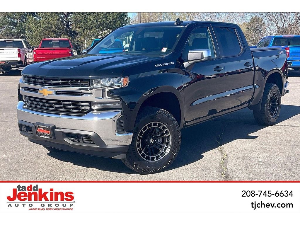 2021 Chevrolet Silverado 1500 LT in Black — front three-quarter view