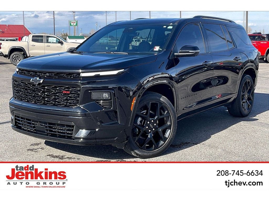 2024 Chevrolet Traverse RS in Mosaic Black Metallic — front three-quarter view